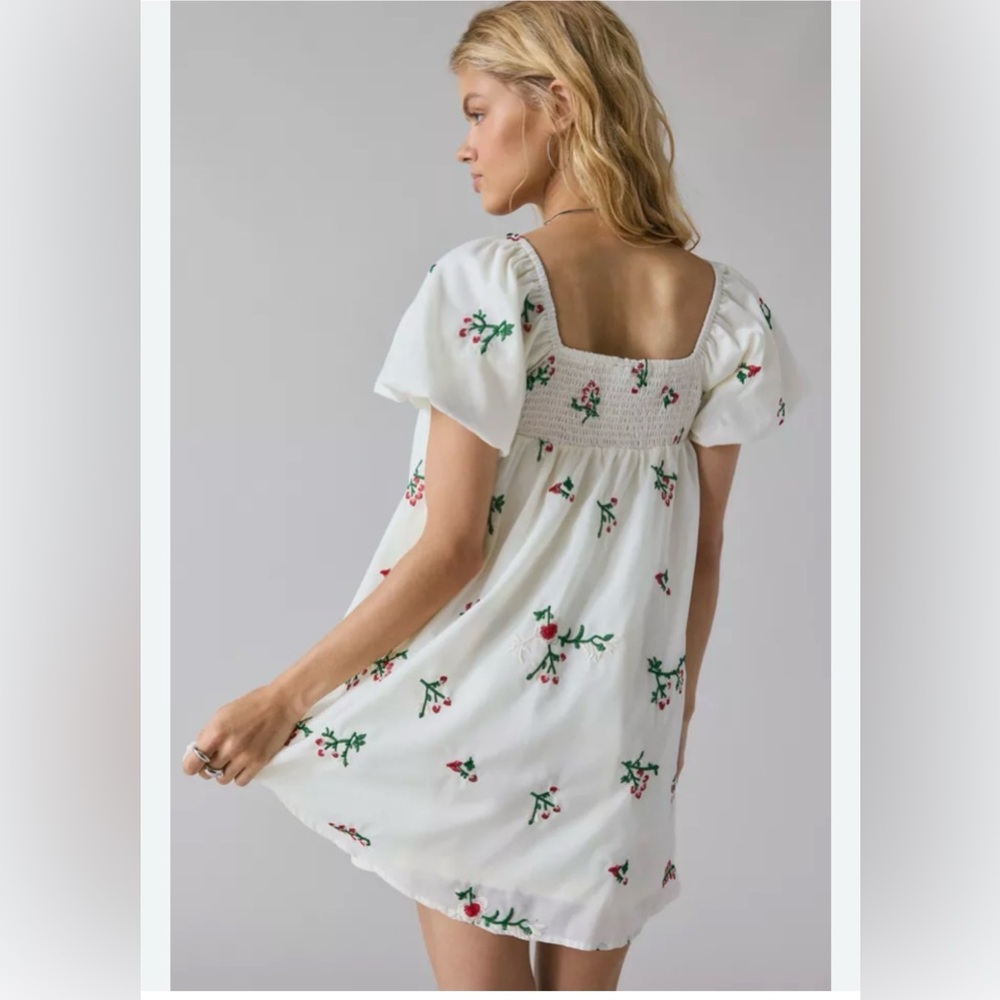 Daisy Street Embroidered Floral Puff Sleeve Babydoll Mini Dress size S - Picture 3 of 10